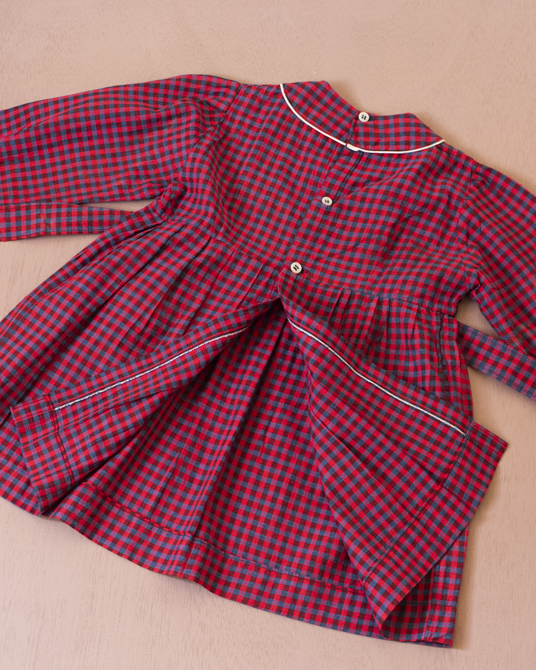 טוניקה משובצת בגווני אדום | דד סטוק צרפתי מהסבנטיז | 3-4 שנים