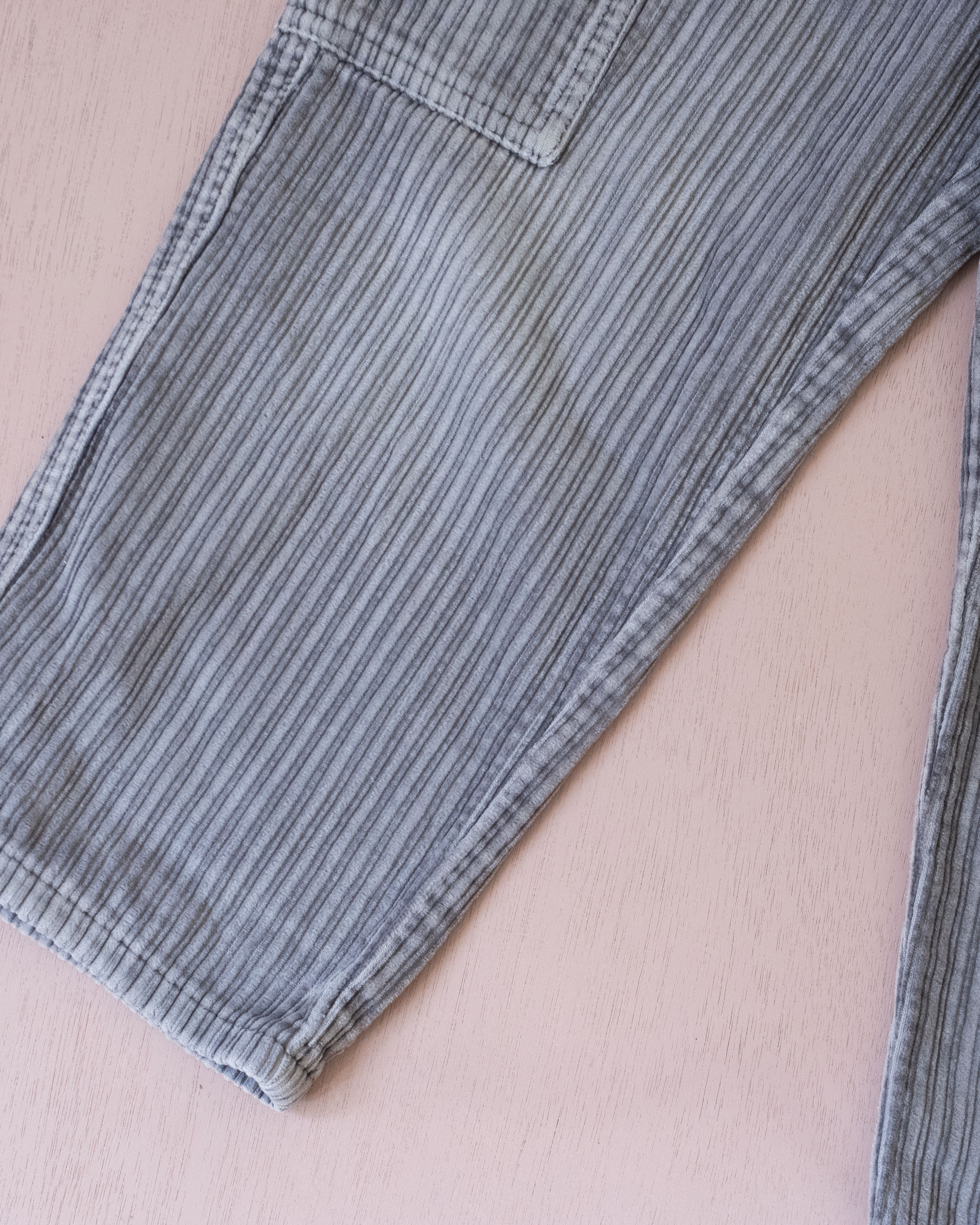 מכנסים ארוכים מקורדרוי אפור עם טינטין | 6-7 שנים