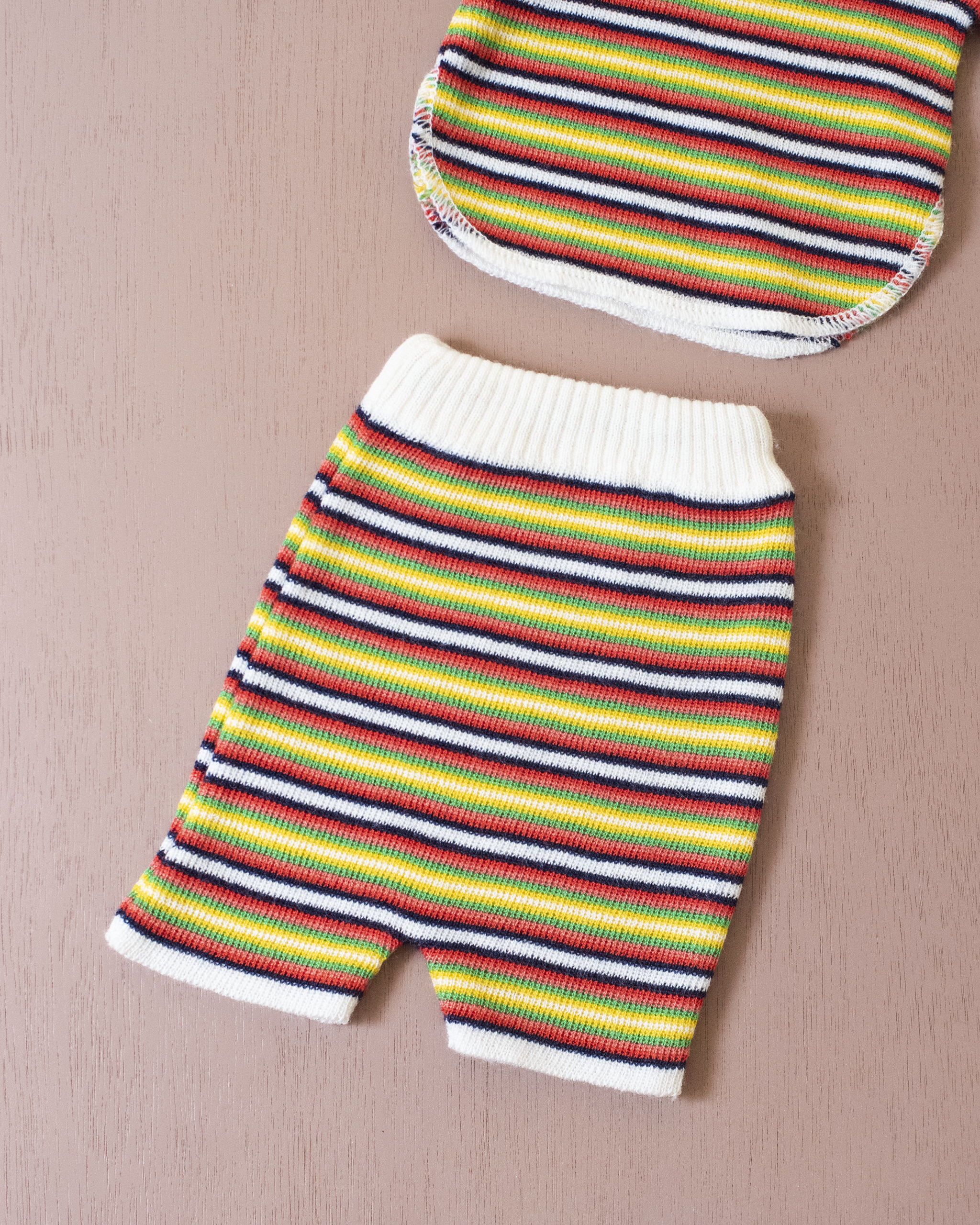 סט סרוג עם פסים צבעוניים | 0-3 חודשים