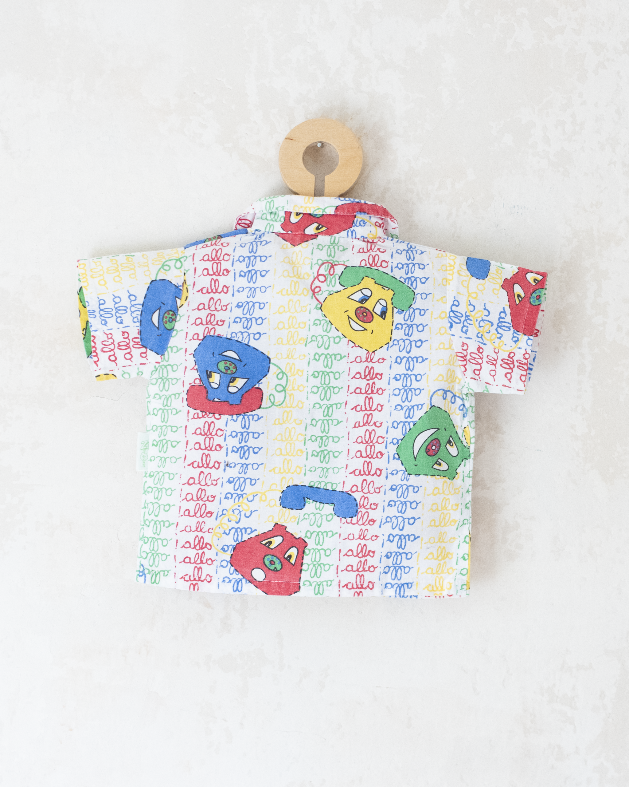 חולצה צבעונית מכופתרת עם טלפונים | 6-9 חודשים