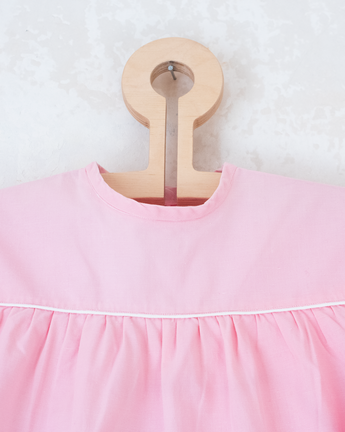 Pink shirt with embroidered pocket from the 70s | 4-5 years