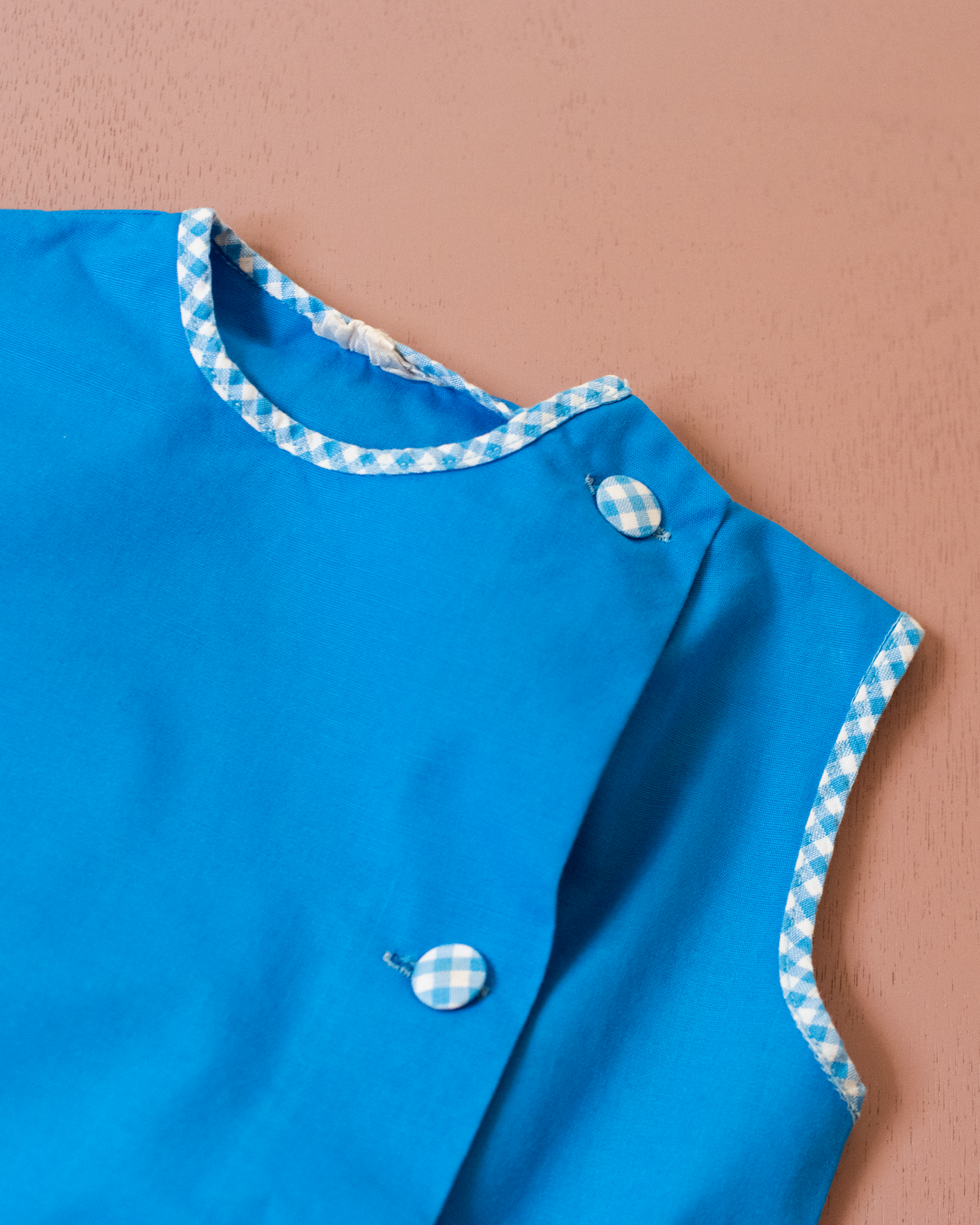 Blue tank top from the sixties with an embroidered rooster | 12-18 months