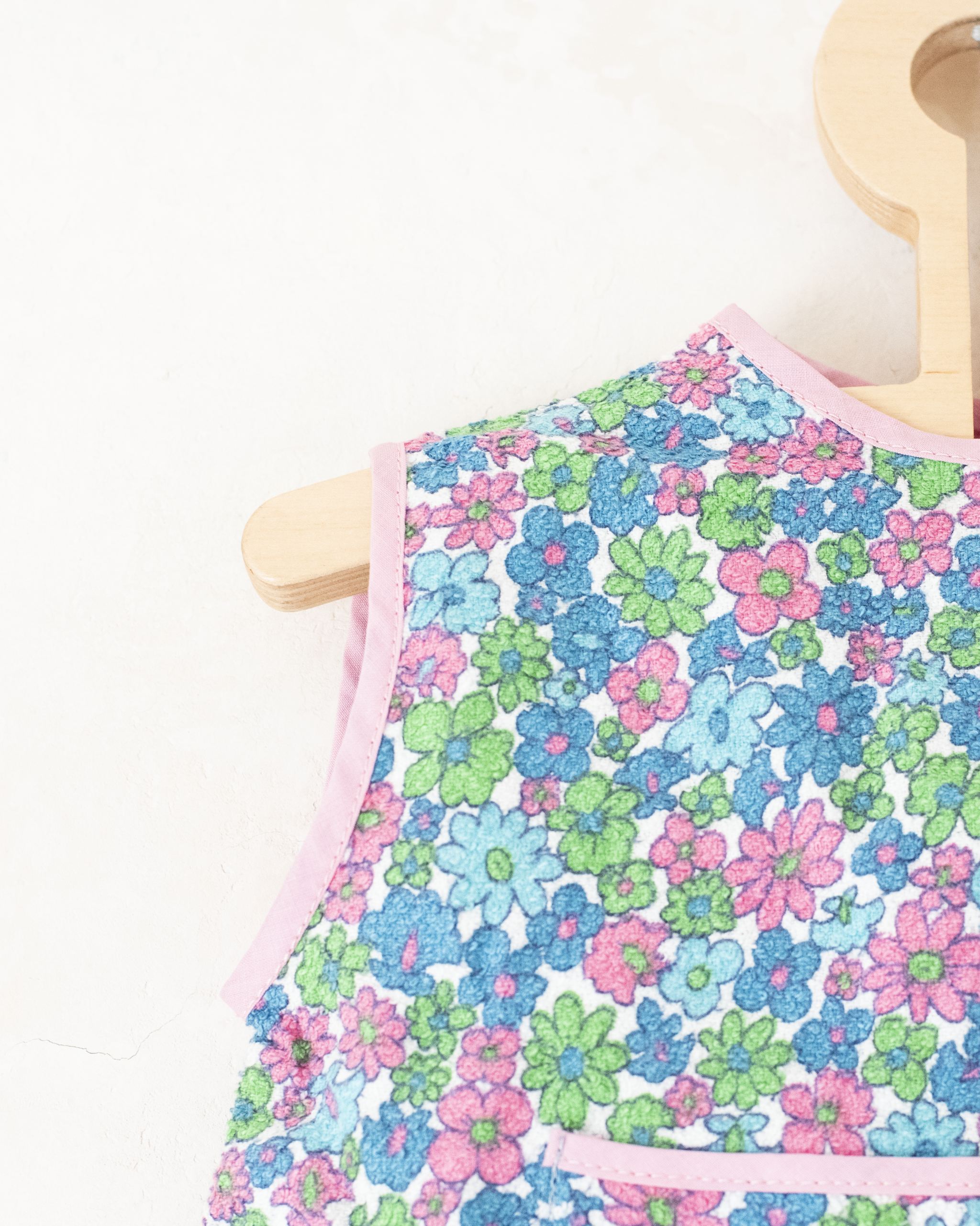 גופיה פרחונית מבד מגבת | 9-12 חודשים