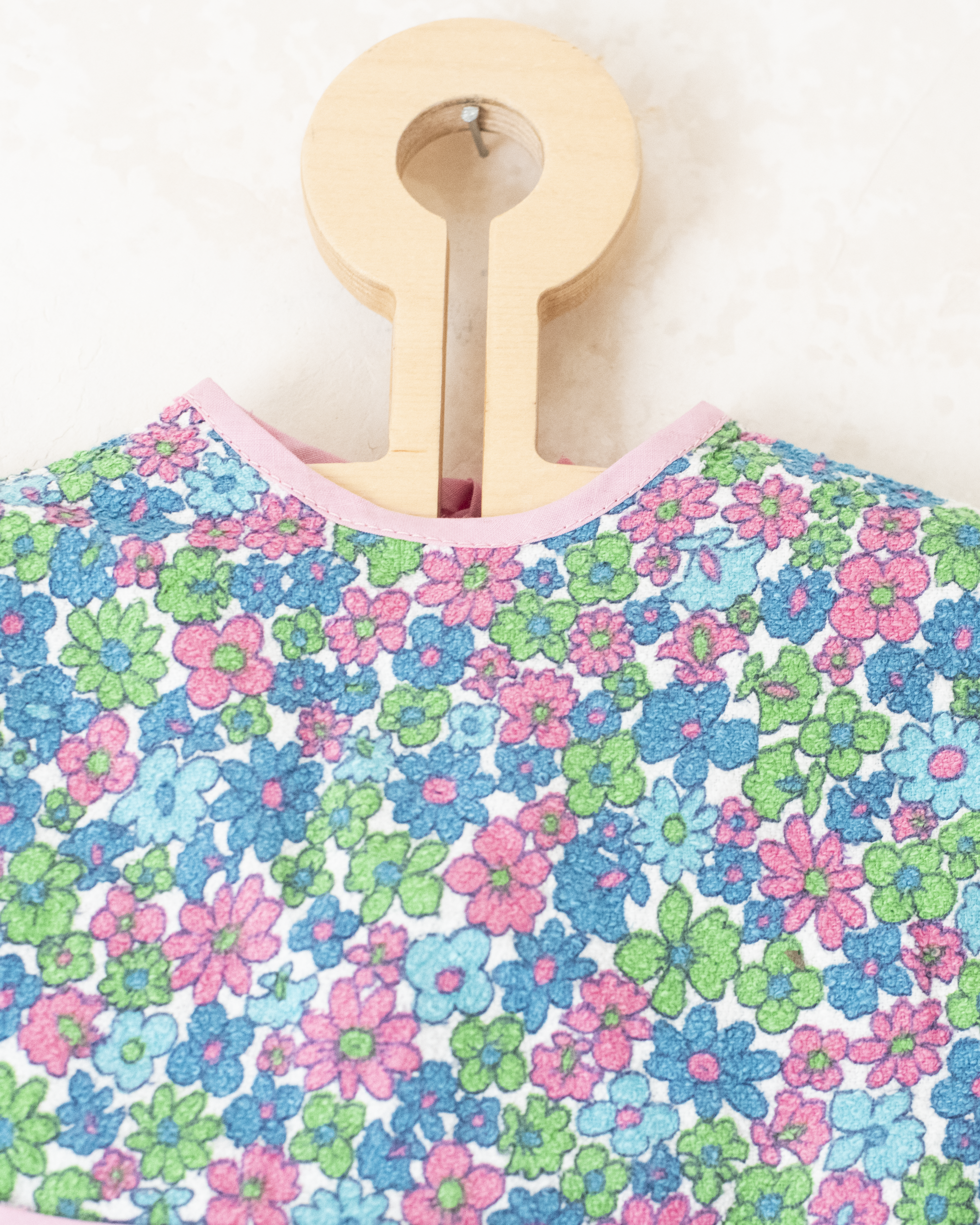 גופיה פרחונית מבד מגבת | 9-12 חודשים