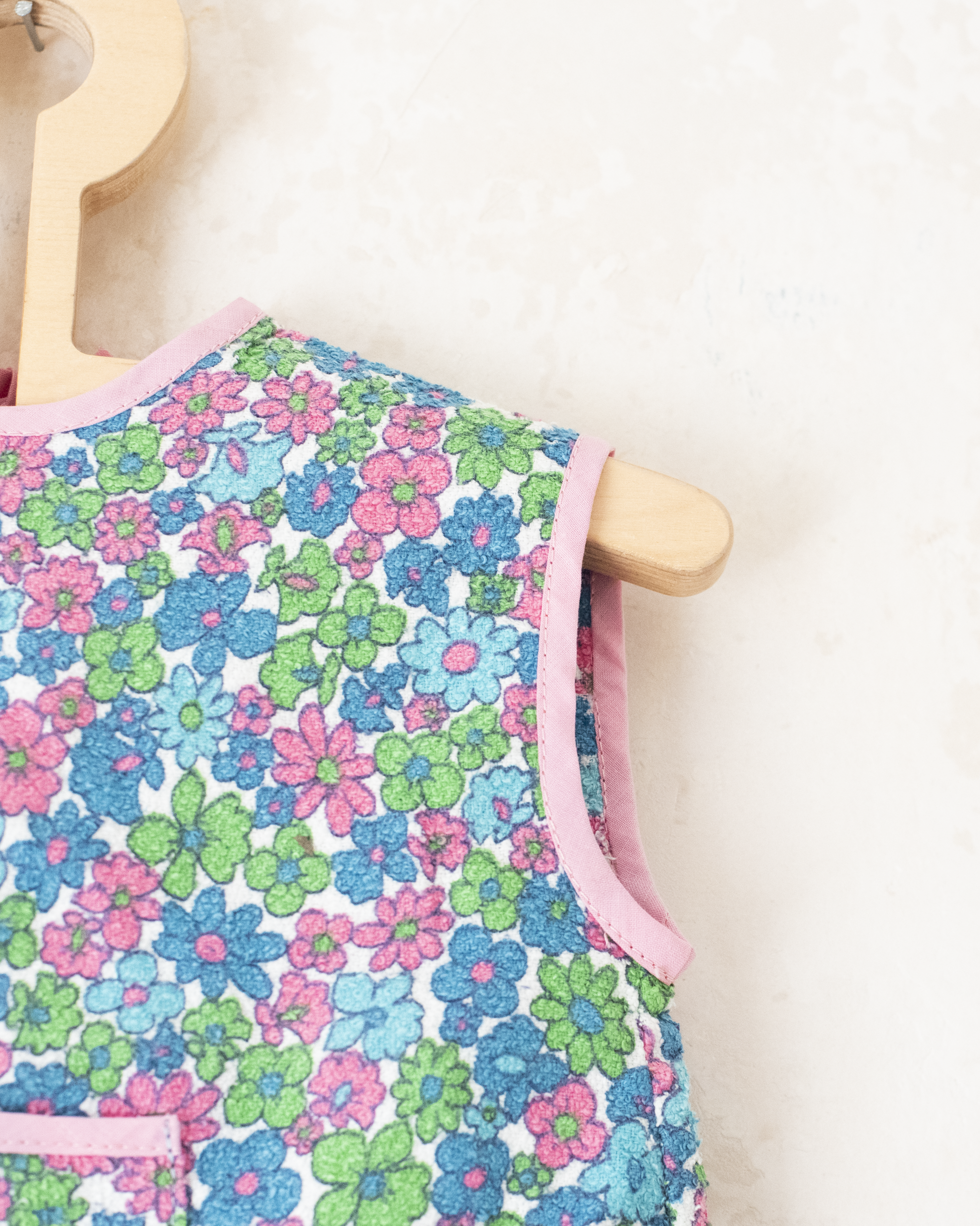 גופיה פרחונית מבד מגבת | 9-12 חודשים