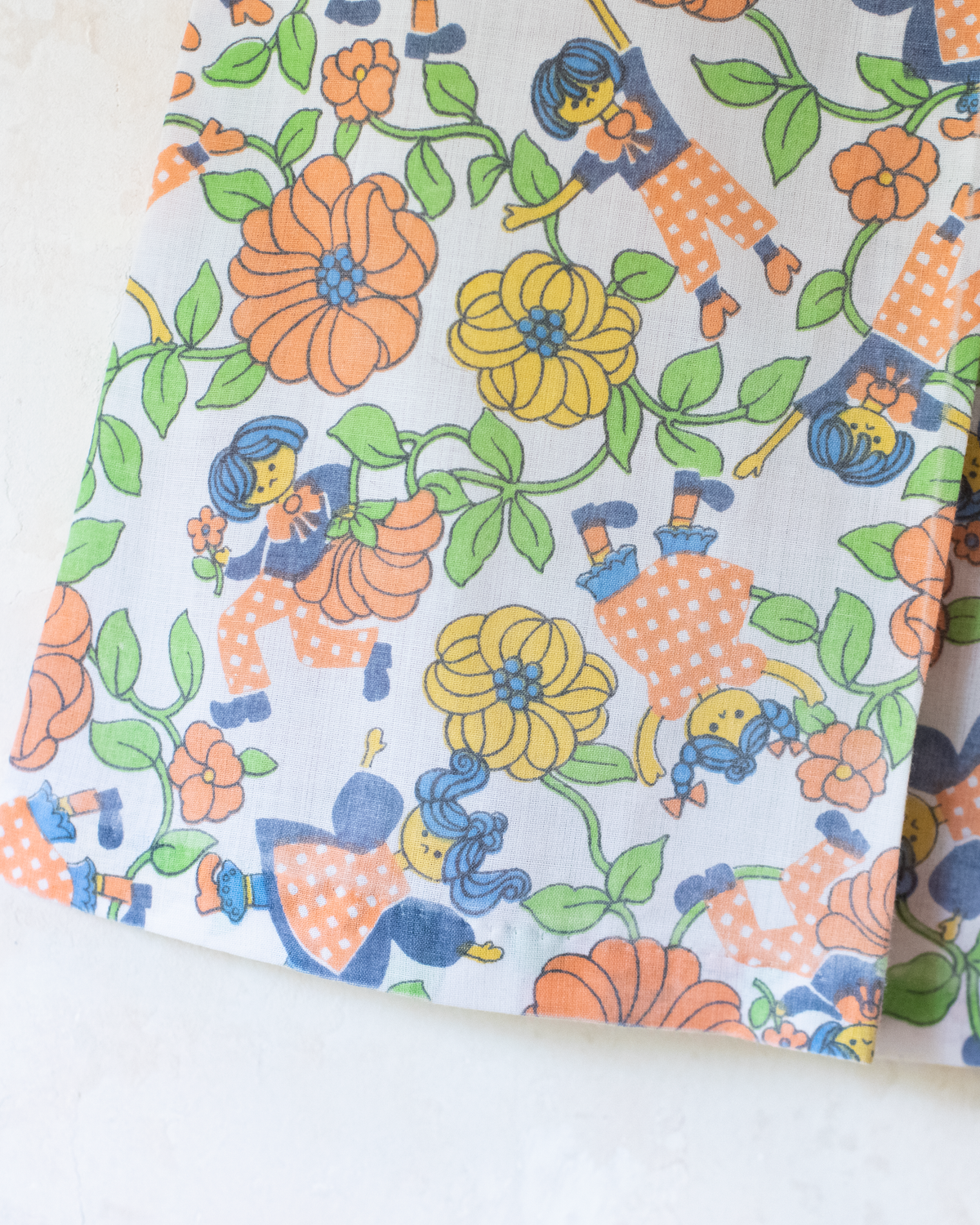 Nostalgic dress with flowers and girls | 12-18 months