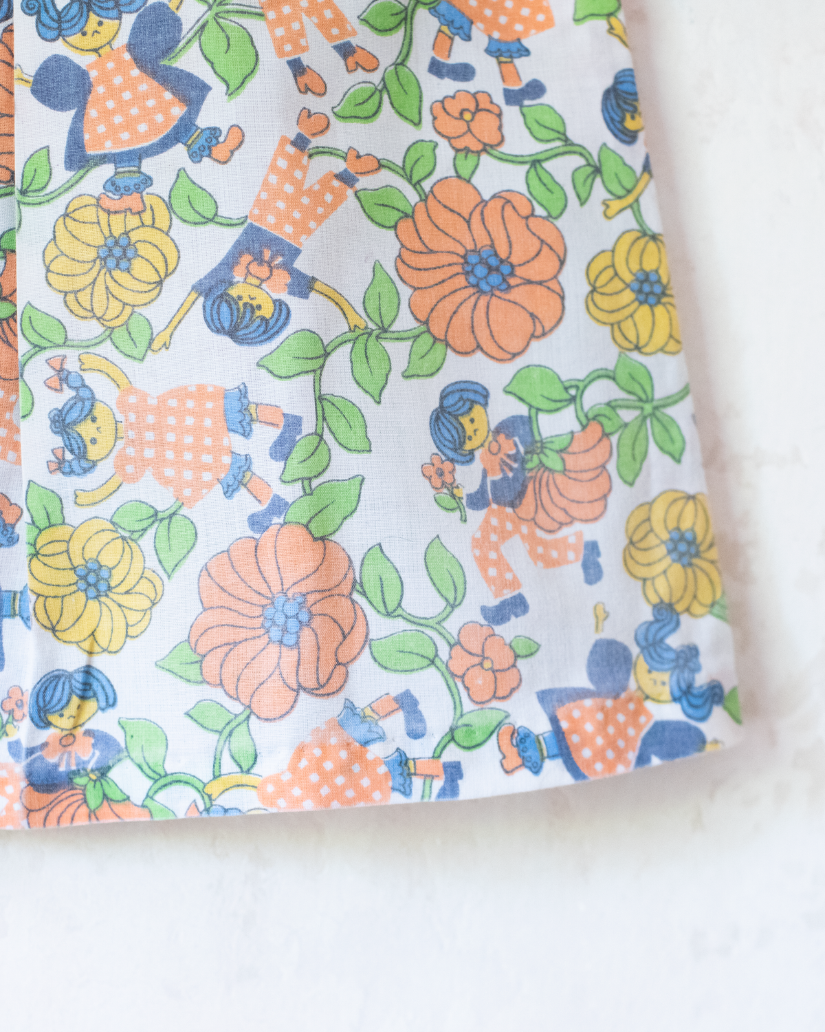 Nostalgic dress with flowers and girls | 12-18 months