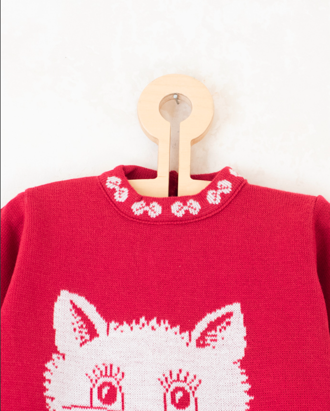 סט אדום סרוג עם חתולים ופפיונים | דד סטוק ספרדי | 18-24 חודשים