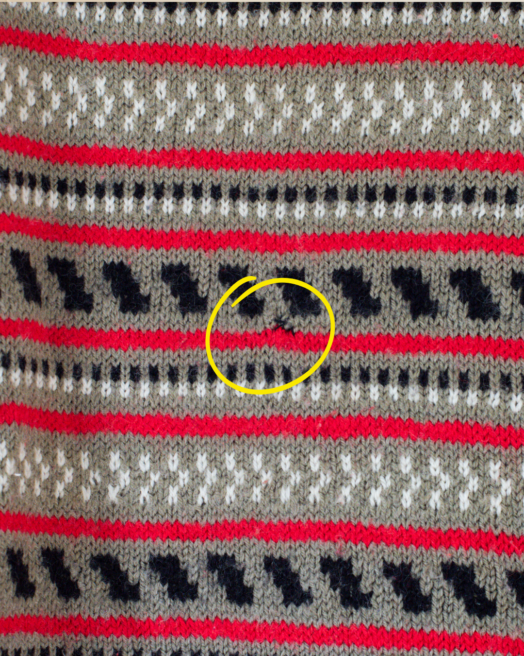 סריג צמר אדום ואפור | 6-7 שנים