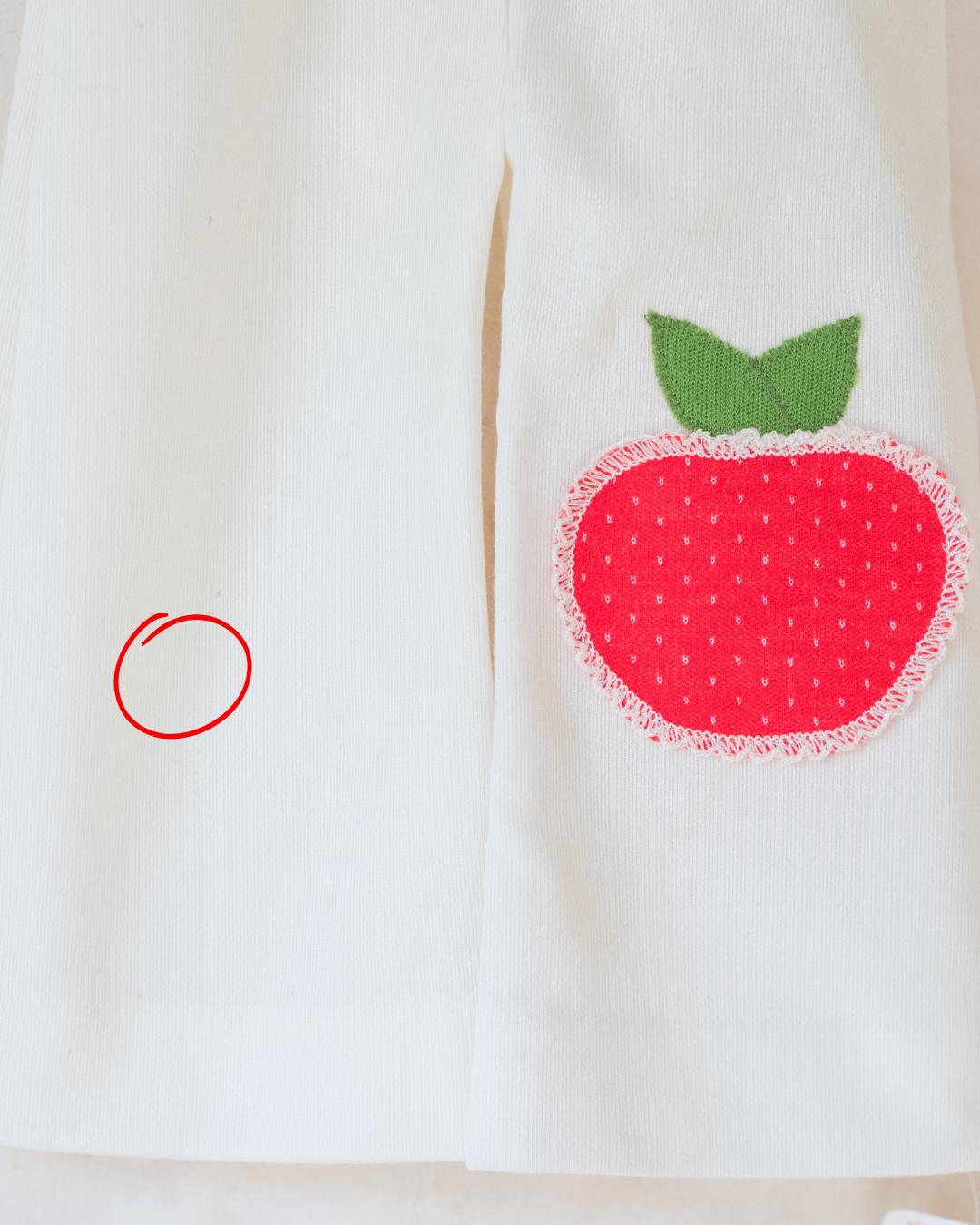 אוברול ירוק ולבן עם תפוח רקום | דד סטוק צרפתי | 6-9 חודשים