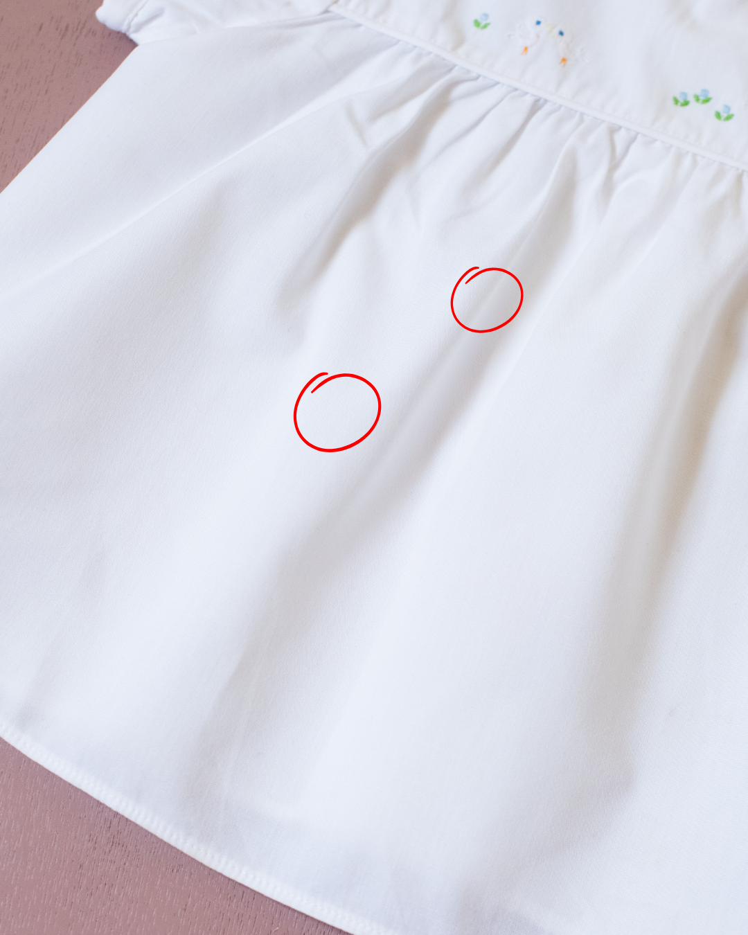 חולצה לבנה צרפתית עם רקמת ילדה וציפורים | 3-6 חודשים