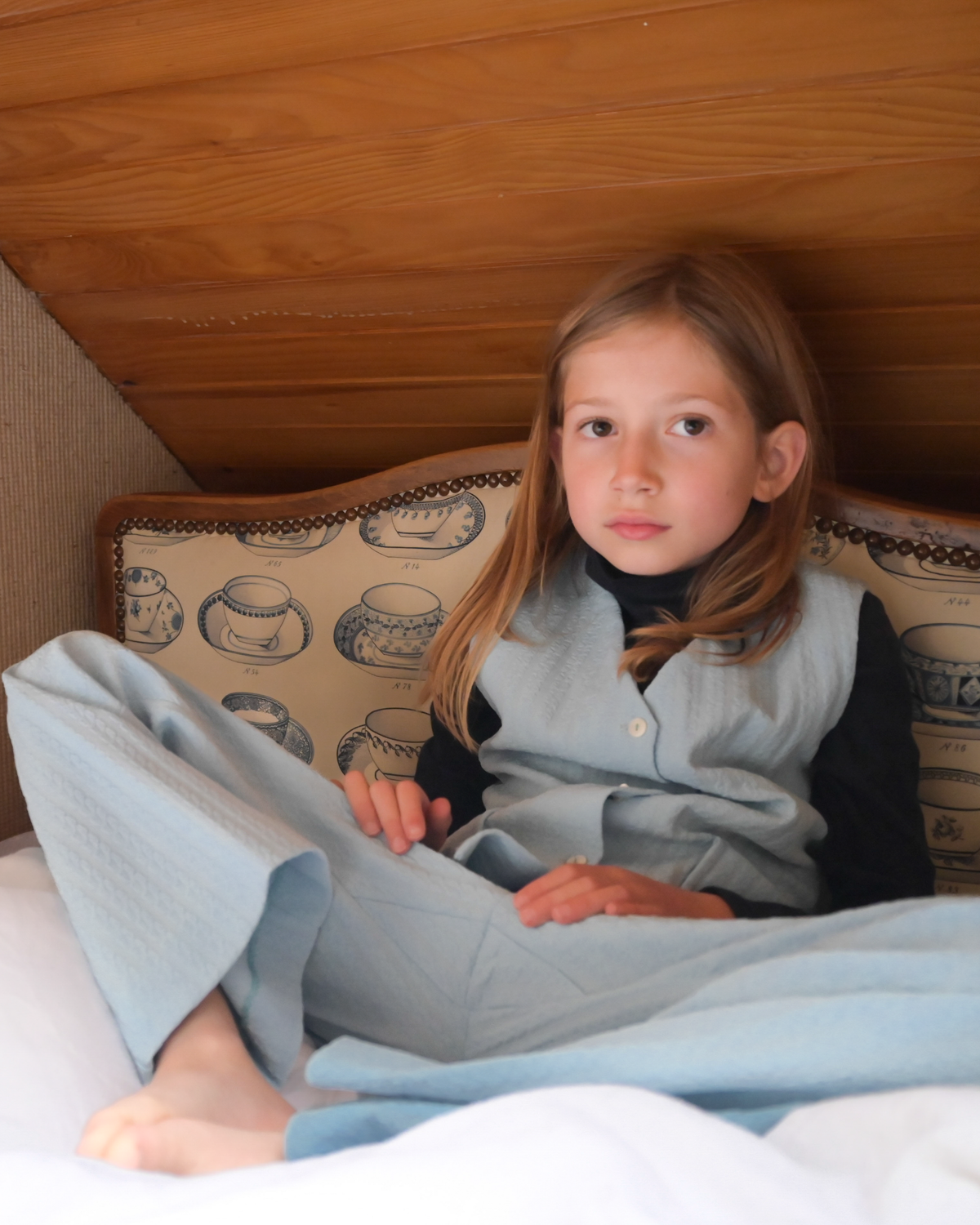 Light blue cardigan and long pants | Dead stock from Italy | 8-9 years