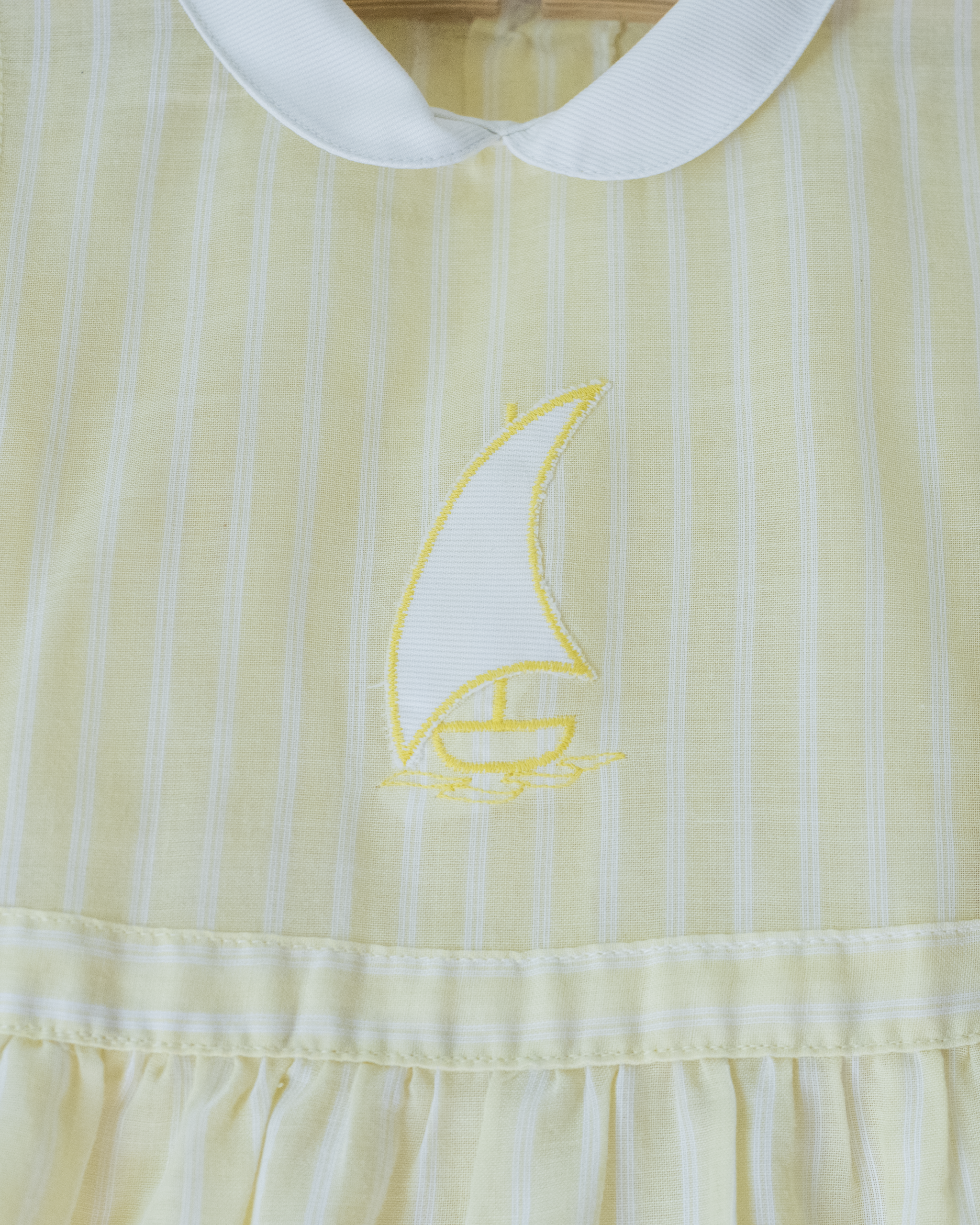 שמלה צהובה עם סירת מפרש | 8-9 שנים