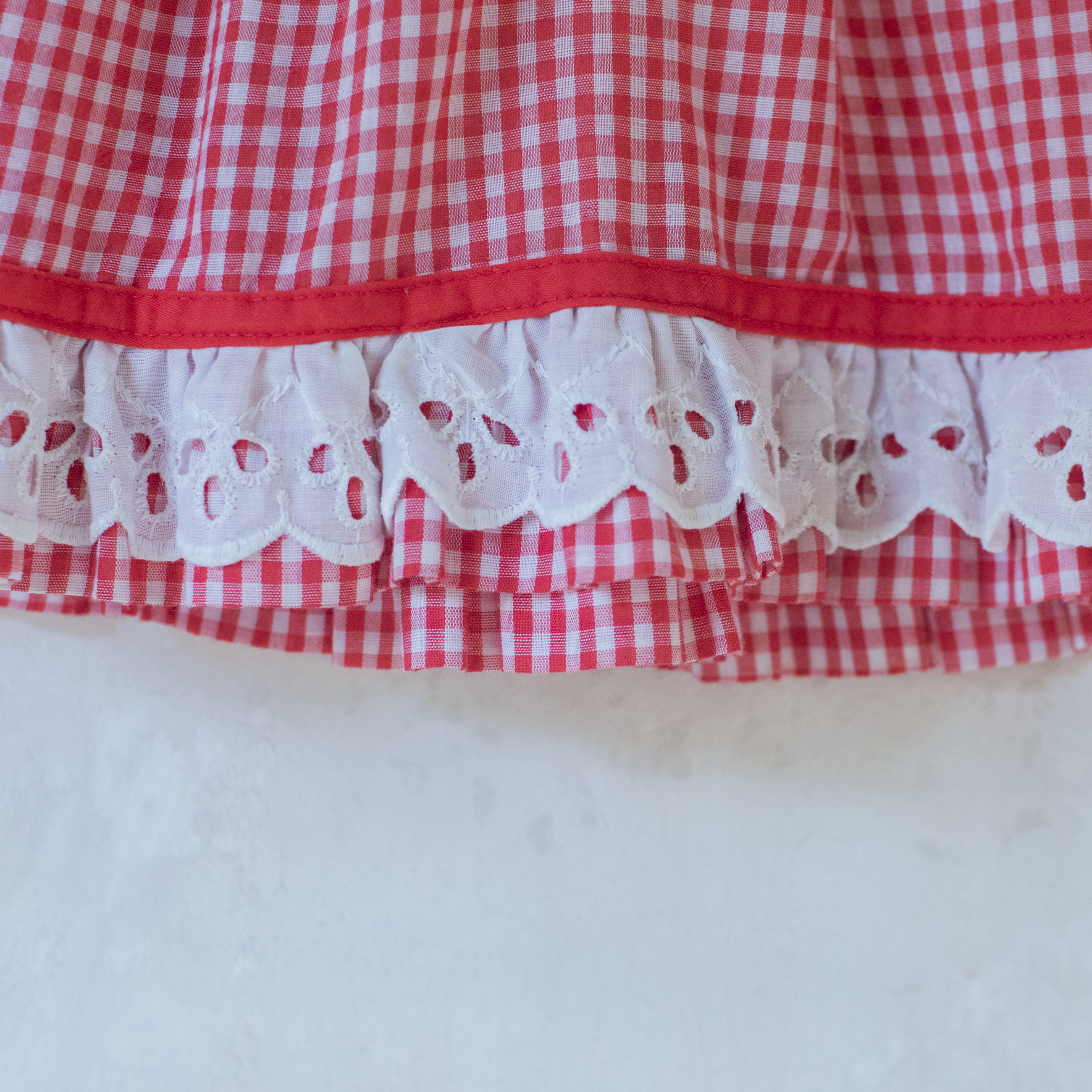 שמלת משבצות באדום לבן עם צווארון רקום | 4-5 שנים