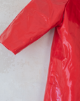 מעיל גשם אדום עם זוג תחת מטריה | 12-18 חודשים