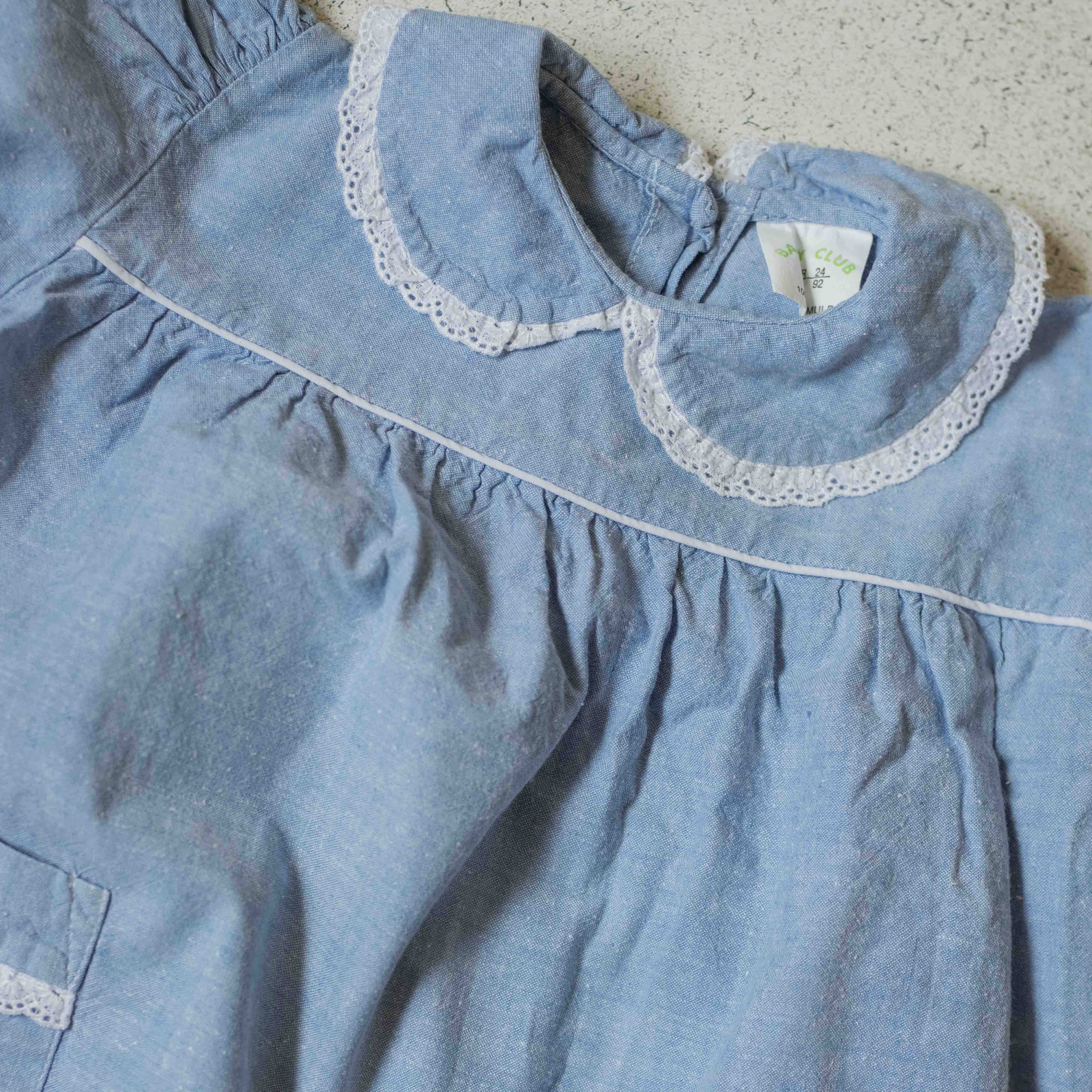 שמלת ג׳ינס עם תחרה | 18-24 חודשים