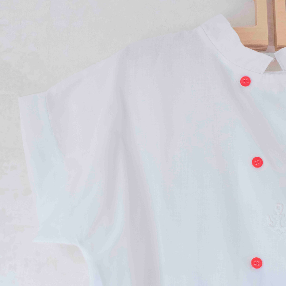 White shirt with embroidered anchors | 10-11 years