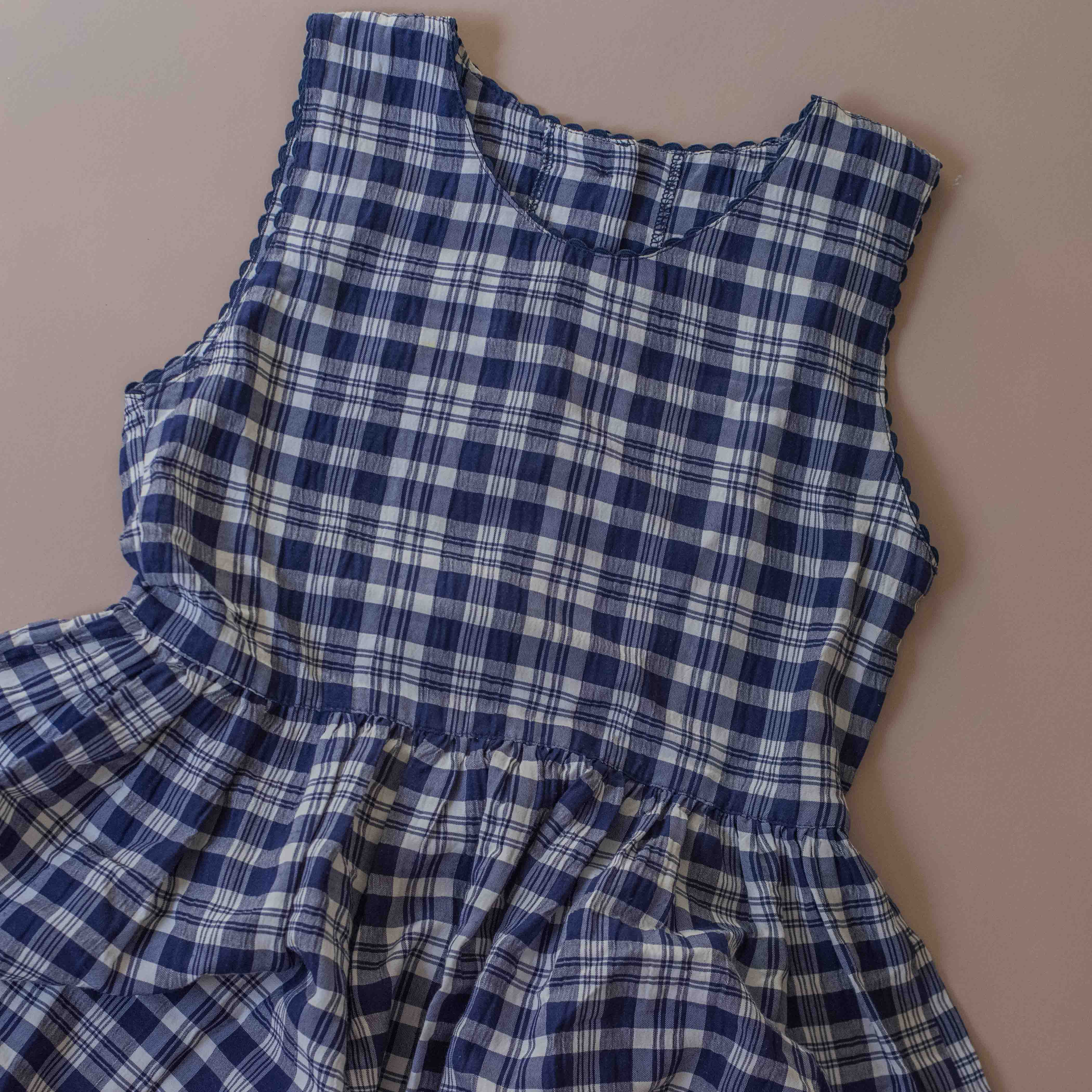 שמלה משובצת בכחול ולבן | 8-9 שנים