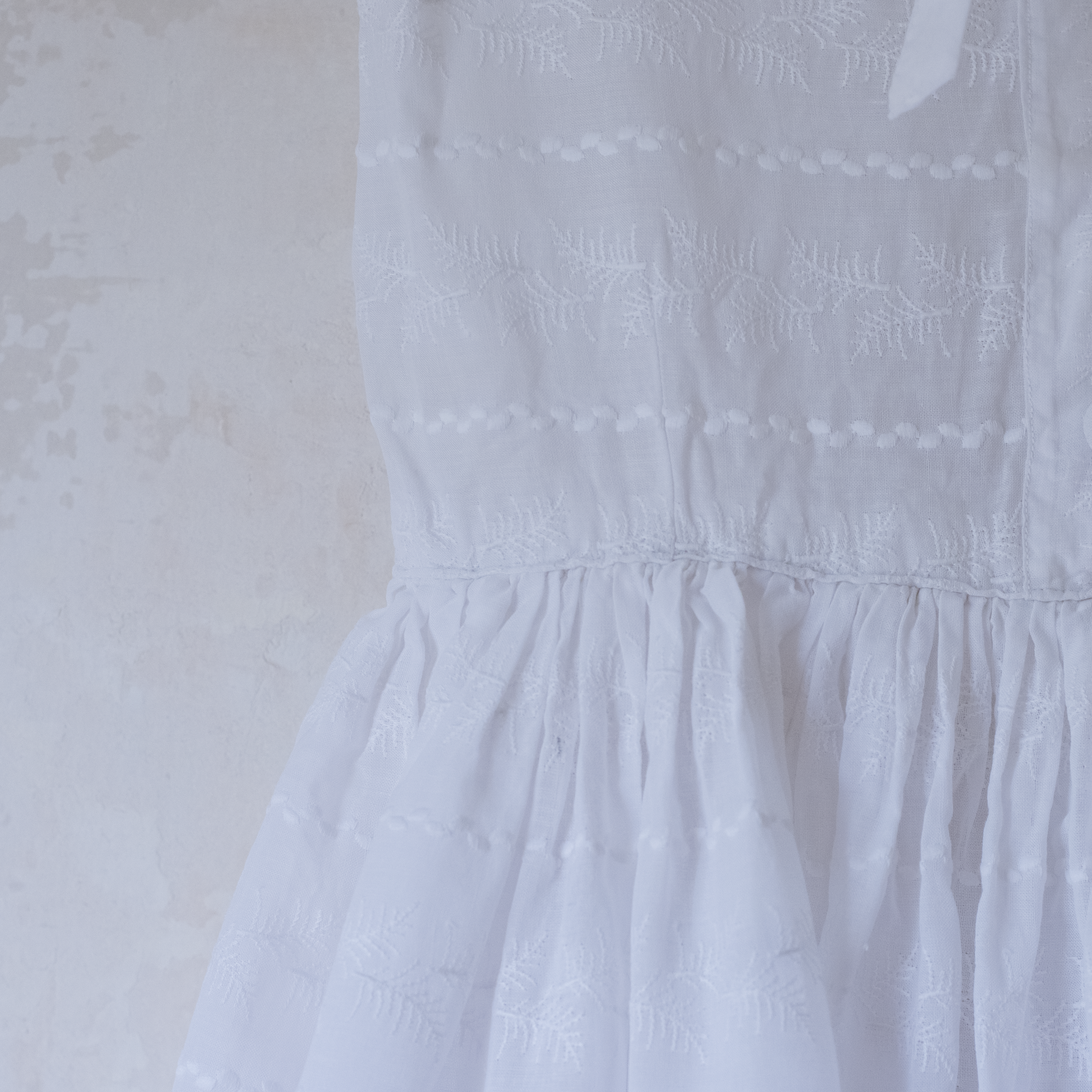 שמלה לבנה רקומה | 7-8 שנים