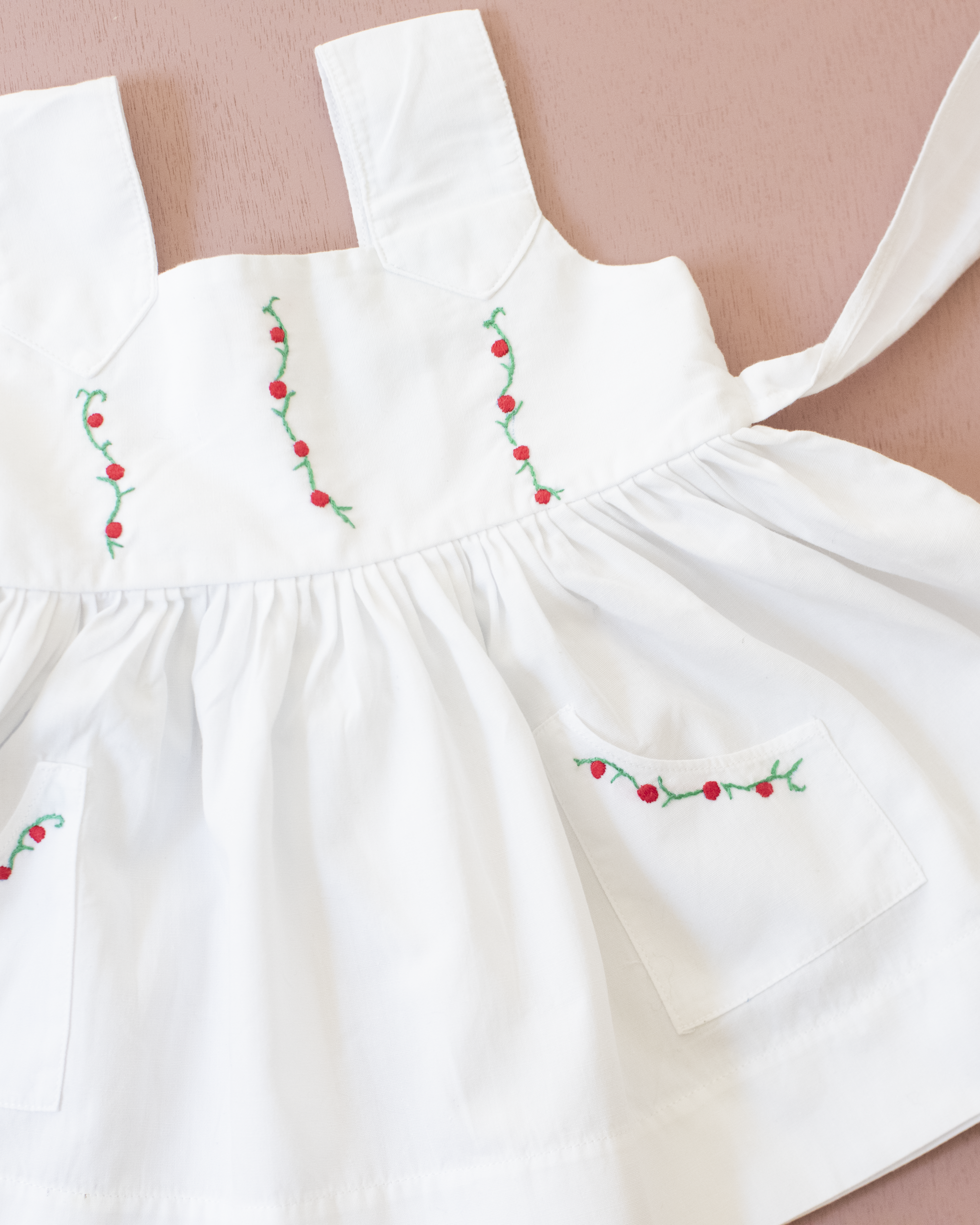 שמלה לבנה עם רקמות פרחים | 3-6 חודשים