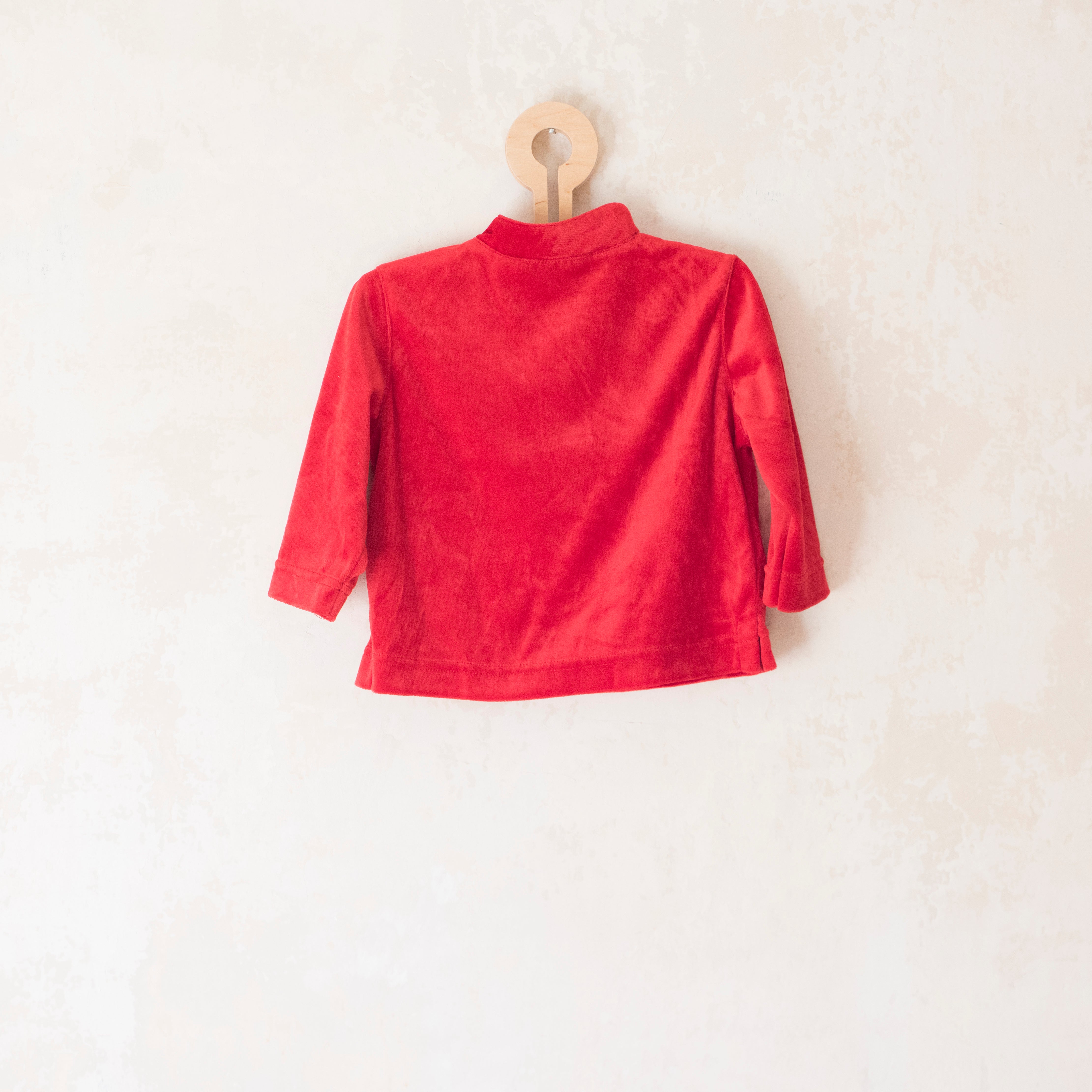 חולצת קטיפה אדומה - oda-paam.com
